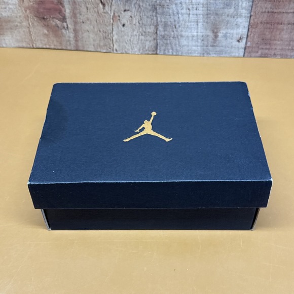 Nike Air Jordan Retro 4 Boys Size 7C Yellow Athletic Shoes Sneakers BQ7670-700 - Picture 10 of 13